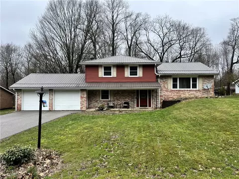 1228 Carmont Dr, Meadville, PA 16335