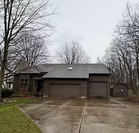5203 Eragas Dr, Erie, PA 16511
