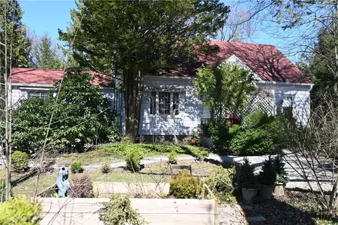 306 W Plum St, Edinboro, PA 16412
