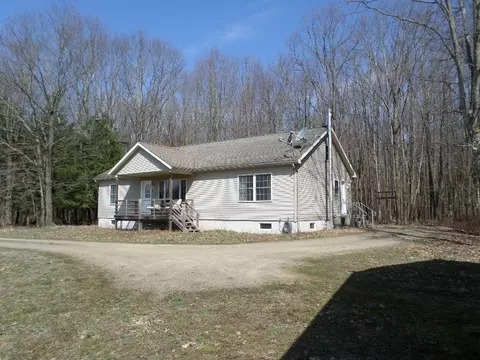 Exterior - 13730 Crosscut Rd, Corry, PA 16407 photo 4 of 13