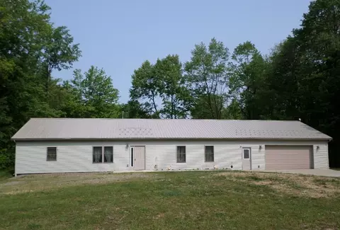 25646 Maple Grove Rd, Union City, PA 16438