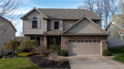5864 Forest Crossing Dr, Millcreek, PA 16506