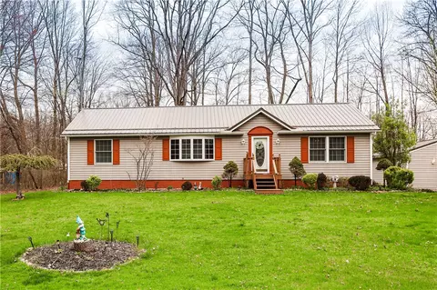 1289 Lakeview Rd, Jamestown, PA 16134