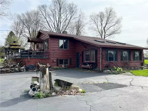 14444 Depot St, Waterford, PA 16441