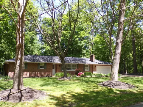 8544 Shady Ln, Girard, PA 16417