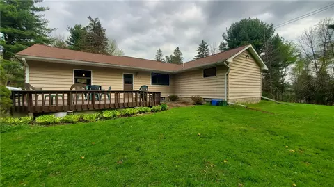 8511 Hawick Rd, Erie, PA 16509