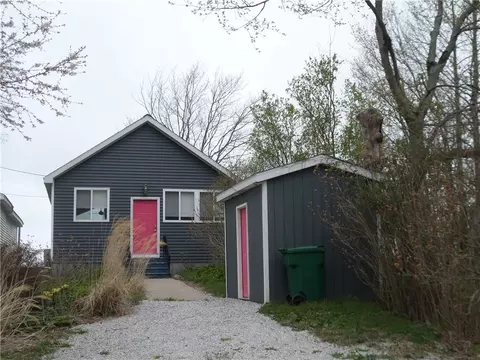 20 Cowells Beach Rd, Erie, PA 16511