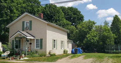 207 Mechanic St, Girard, PA 16417