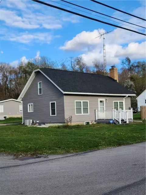 6003 Glade Dr, Erie, PA 16509