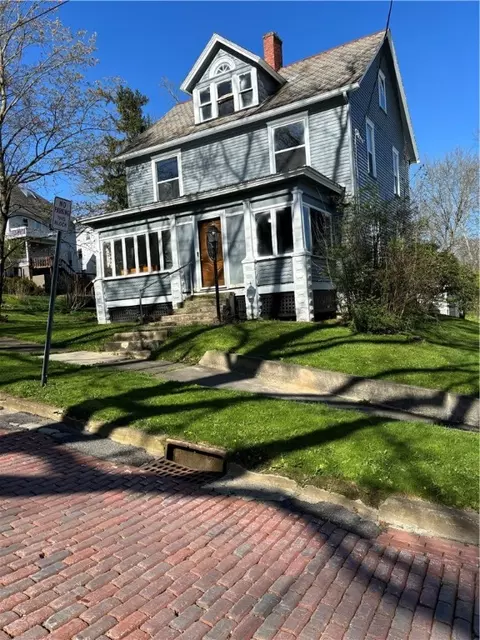 906 Lafayette St, Meadville, PA 16335