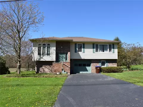 10673 Williamson Rd, Meadville, PA 16335