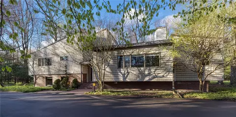 5699 Bonaventure Dr, Erie, PA 16505