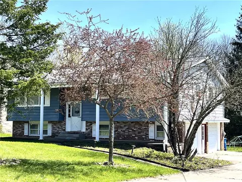 522 Cole Dr, Meadville, PA 16335