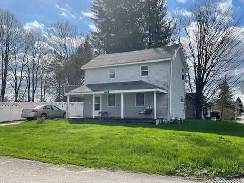 29 W 7th St, Waterford, PA 16441