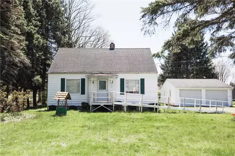 6669 Old Ridge Rd, Fairview, PA 16415