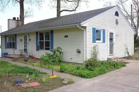 275 Sunset Dr, Lake City, PA 16423