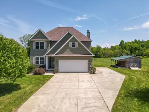 10031 Aubury Rd, Waterford, PA 16441