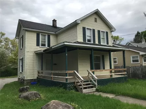 324 Meadville St, Edinboro, PA 16412