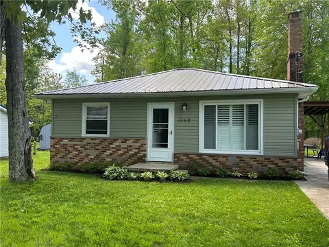 1359 Cayuga Dr, Linesville, PA 16424
