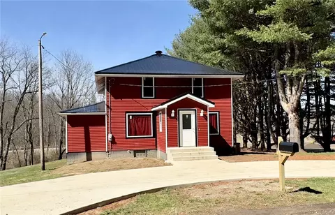 19757 Smith Rd, Conneautville, PA 16406