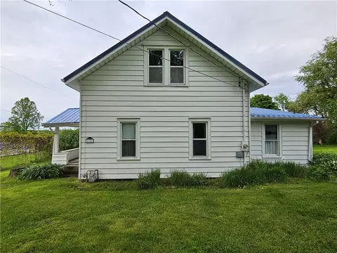 5151 Albion Rd, Girard, PA 16417