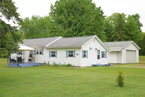 1261 Avonia Rd, Fairview, PA 16415