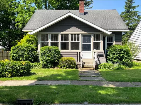 15 Town St, North East, PA 16428