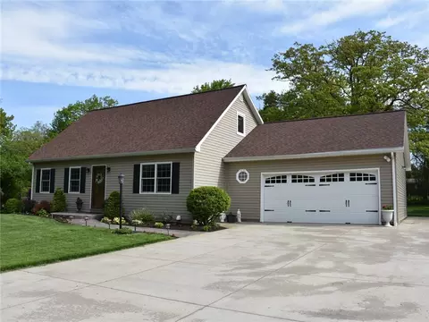 924 Beechwood Dr, Meadville, PA 16335