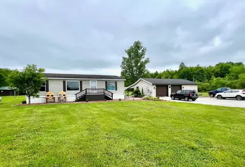 10540 Knapp Rd, Albion, PA 16401