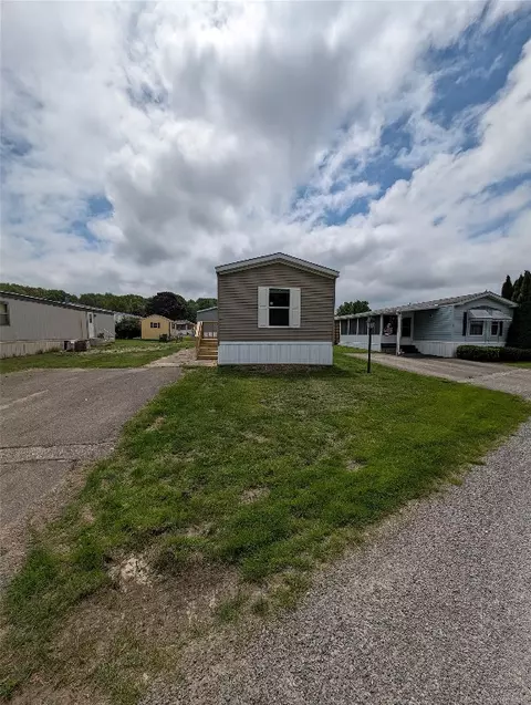 5149 Henderson Rd #80, Erie, PA 16509