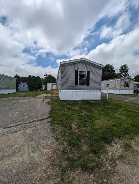 5149 Henderson Rd #85, Erie, PA 16509
