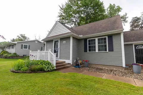 4063 Holly Rue Rd, Erie, PA 16506