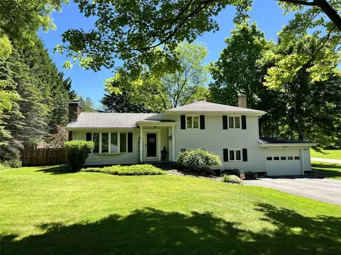 15842 Wagner Dr, Meadville, PA 16335