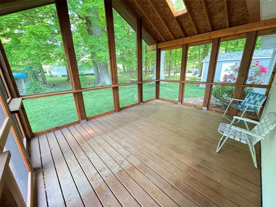 Exterior - 1550 Bonnie Dr, Jamestown, PA 16134 photo 12 of 15