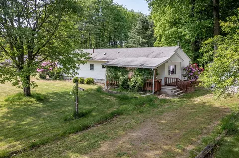 Exterior - 1550 Bonnie Dr, Jamestown, PA 16134 photo 1 of 15