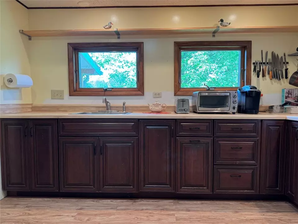 Kitchen - 1550 Bonnie Dr, Jamestown, PA 16134 photo 5 of 8