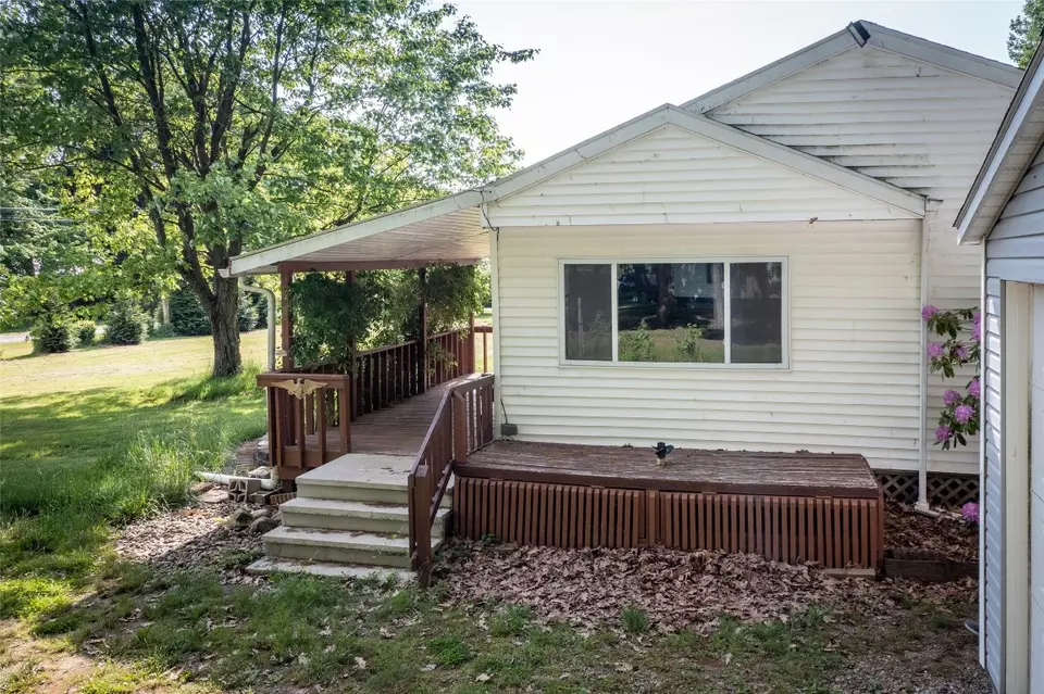 Exterior - 1550 Bonnie Dr, Jamestown, PA 16134 photo 14 of 15