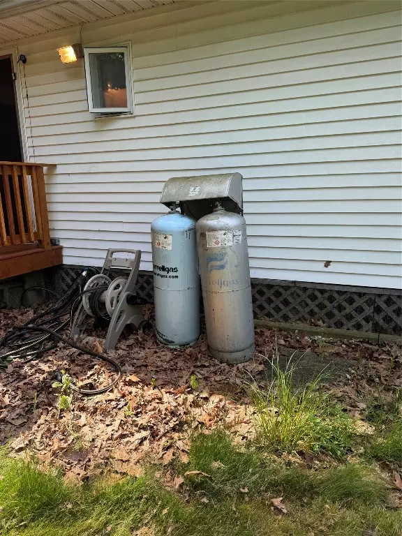 Exterior - 1550 Bonnie Dr, Jamestown, PA 16134 photo 15 of 15