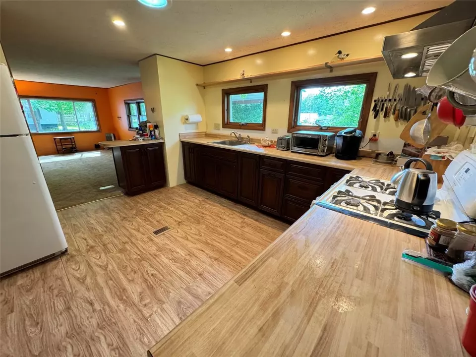 Kitchen - 1550 Bonnie Dr, Jamestown, PA 16134 photo 6 of 8