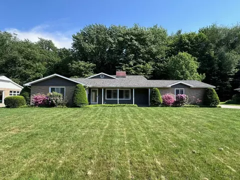 6729 Walnut Creek Dr, Fairview, PA 16415
