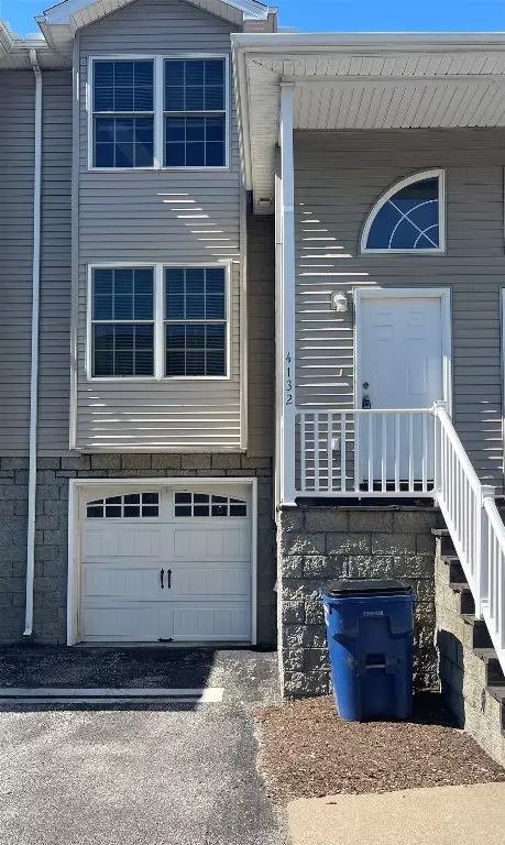 4132 Wood Hills Drive Dr, Erie, PA 16510