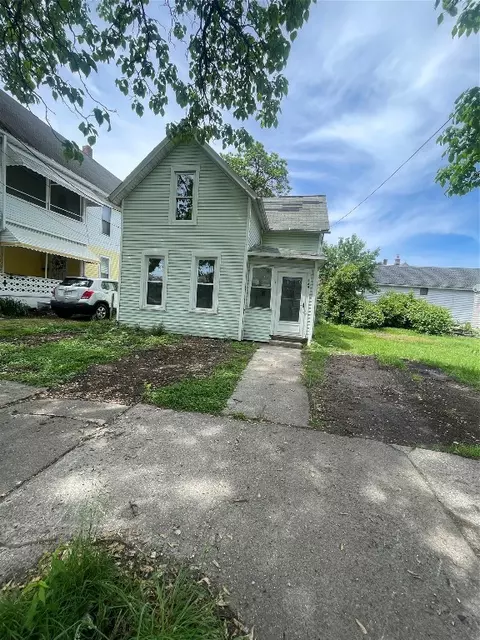 454 E 19 St, Erie, PA 16503