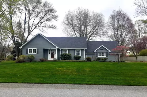 1560 Mulberry Ln, Fairview, PA 16415