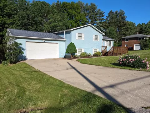 130 Brink Dr, Cambridge Springs, PA 16403