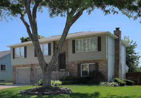 3910 Bird Dr, Erie, PA 16510