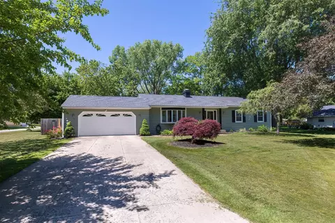 5444 Somerset Dr, Fairview, PA 16415