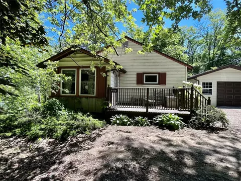 6547 Iroquois Dr, Harborcreek, PA 16421