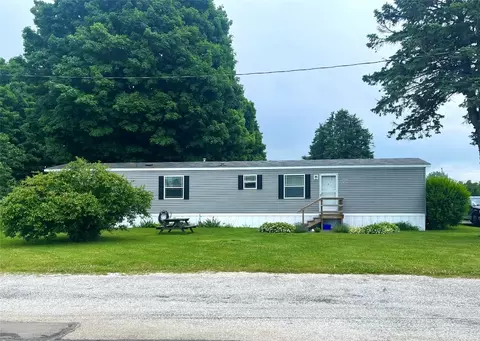 2500 Nursery Rd #402 S, Lake City, PA 16423