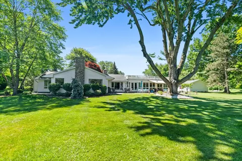 4834 Wolf Rd, Erie, PA 16505