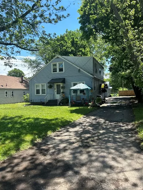 3673 W Lake Rd, Erie, PA 16505